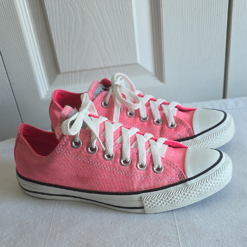 Converse ALL Star Pink Sneakers Womens 7 Men 5